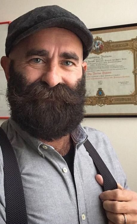 ruffmack: fopbear: Happy Italian Nice beard Mmmm so hot