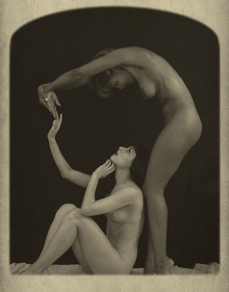 djatjandjstudio:Copyright 2014 dj j and j studio Models Floofie and St. Merrique