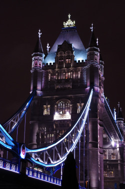 silvanightshade:  Tower Bridge at night,