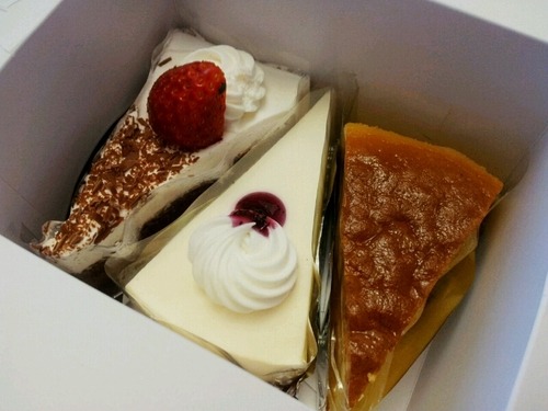 foodishouldnoteat:  if you love food follow my blog! 