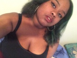 slayyyourfave:  I’m loving my green hair