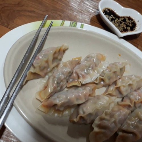 김치만두 www.instagram.com/p/BqfnovghZTF/?utm_source=ig_tumblr_share&amp;igshid=vf7j5ud2tv8g