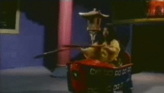 gutsanduppercuts:  What do you mean you’ve never seen a man fight in a small row