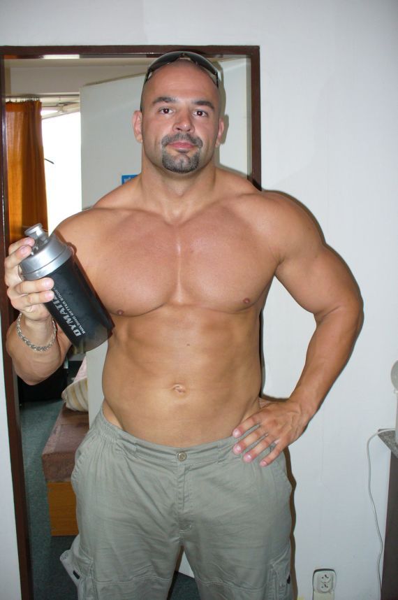 bigguythings:  jjsmithmg:ID?Just Big Guys: 08/10   
