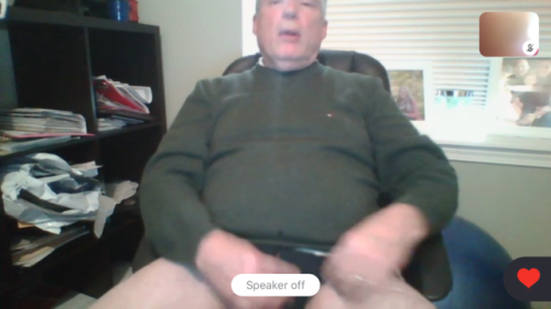 dakshv88: @travelingdad6969 getting naked on cam and cumming for me while I’m working. He live