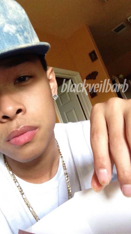 hakalau808:  bradtrinh:  B  Omg is this Kaison 