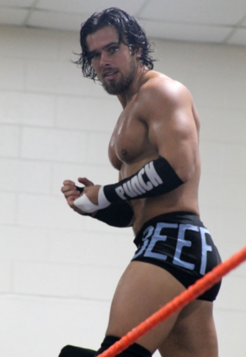 Sex rwfan11:  Brad Maddox ….why he isn’t pictures