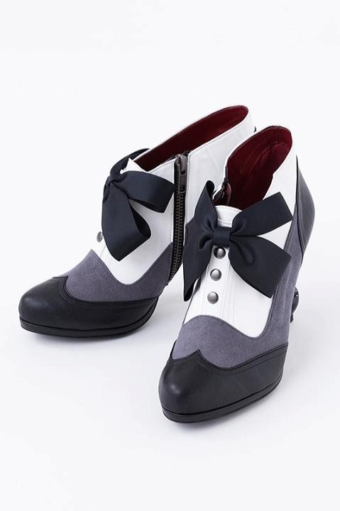 funtomscandy:  Kuroshitsuji x TyakeTyoke Shoe Collaboration 2014 vs 2015