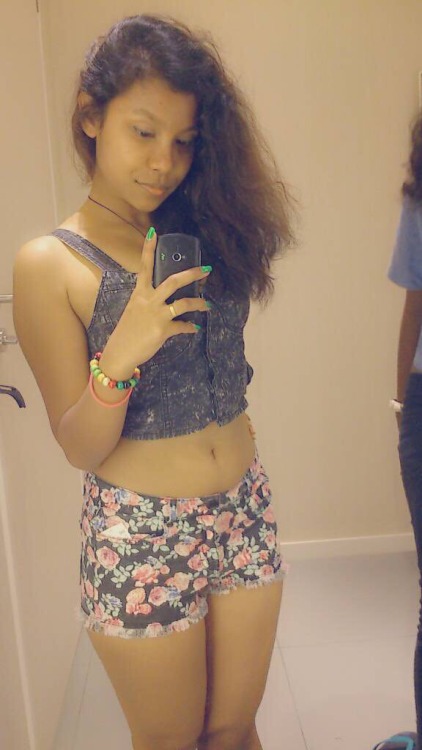 nerupanasgponnus: bataman7: Indian Hot teen Nice hips to hold n bang