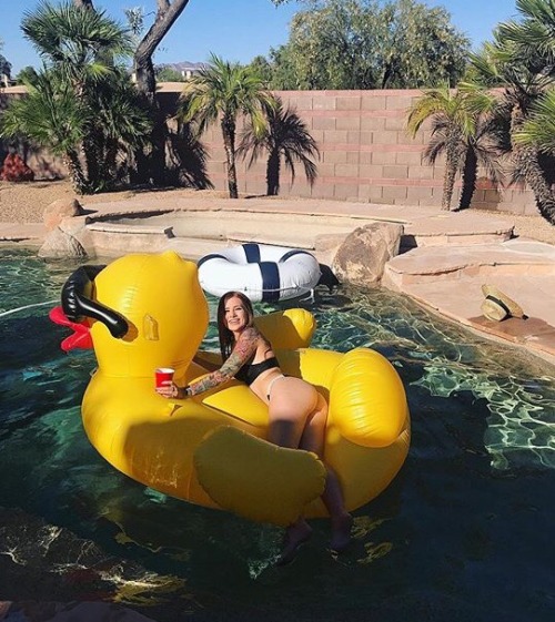 Just realized I haven’t given my tumblr friends near enough bikini pics lolFeel free to messag