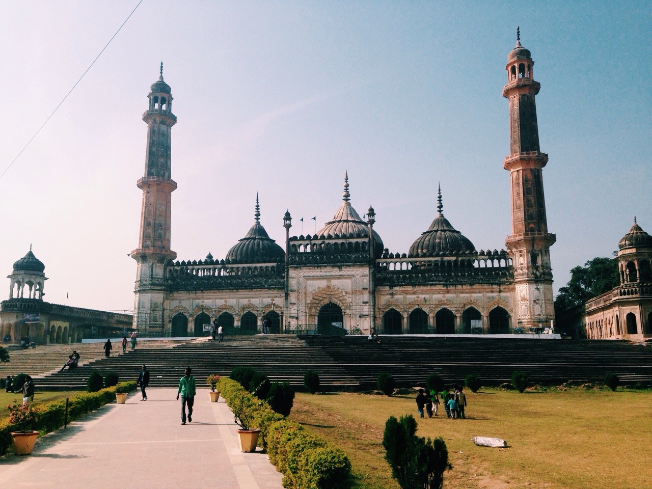 jasminvoegtate:bennetttttt:Bara Imambara / Asafi Masjid in Lucknow, India.  This