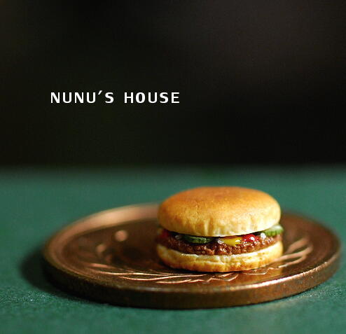 thatfilthyanimal:  archiemcphee:Today the Department of Miniature Marvels is marveling at the exquisitely detailed creations of Japanese miniature artist Tomo Tanaka. Since 2002 he’s been creating 1/12 scale miniature versions of all sorts of food and