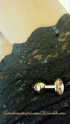 scandinavianprincess08:  I found the perfect accessory for my little black dress….