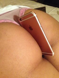 lewdgirlnetwork:  submitted by @notyourbaabyy   lucky phone u u.
