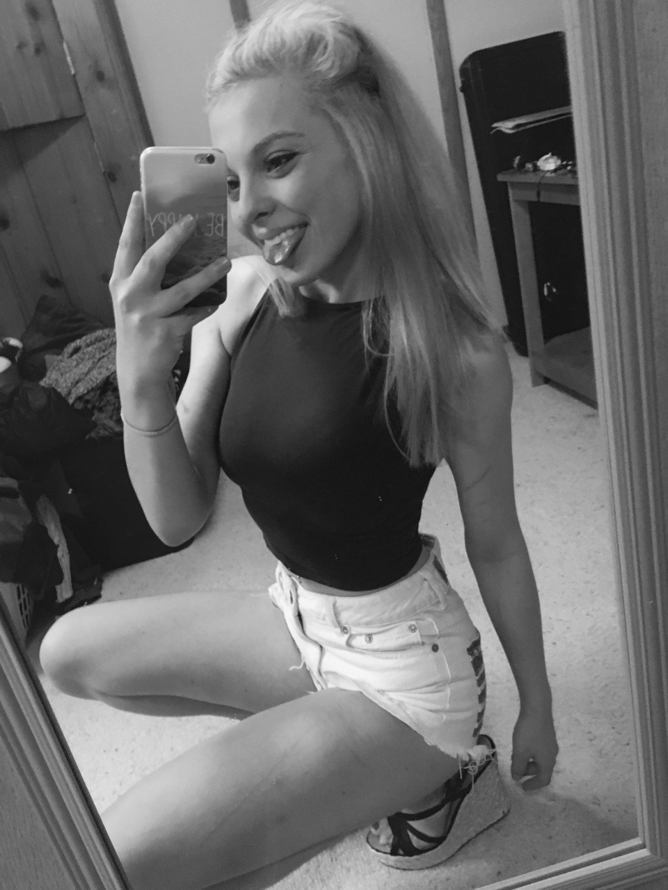 juicy–jessie:  B&amp;W 💯