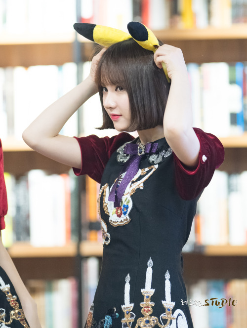 gfriendunited:  © 레오전 | do not edit (1/2)