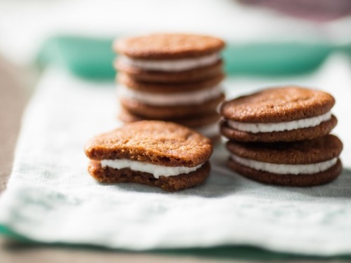 foodffs:Crispy Lemon-Ginger Sandwich Cookies RecipeFollow for recipesGet your FoodFfs stuff here