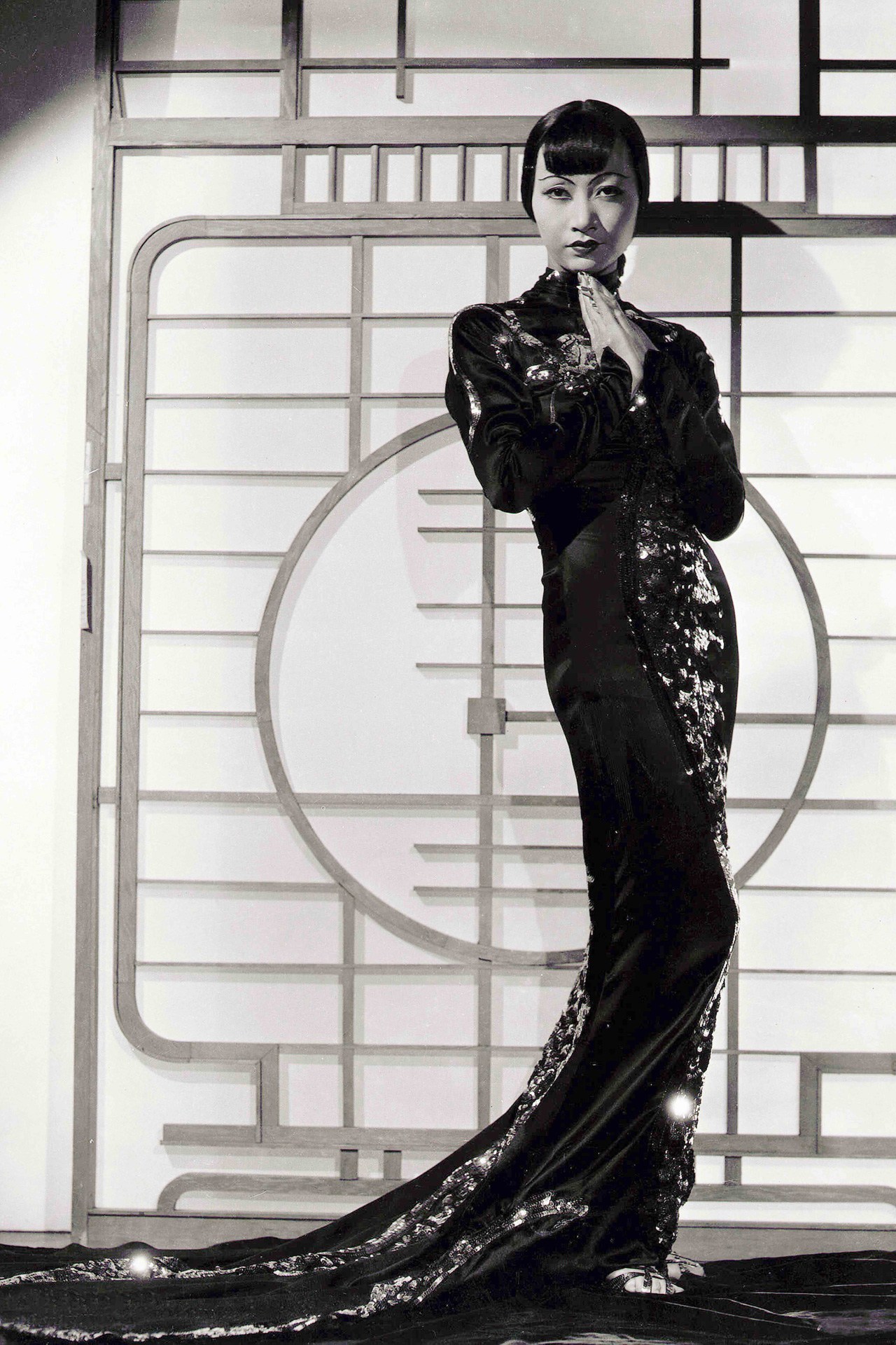 lelaid:  Anna Mae Wong in a gown by Travis Banton in Limehouse Blues, 1934