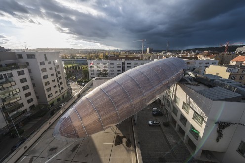 steampunktendencies:   The Gulliver airship - A unique monumental architectural intervention, inspired by the elegant  shapes of early twentieth-century airships, is growing on the rooftop of  one of the largest contemporary art spaces in the heart of