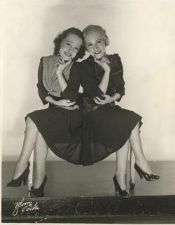 gregorygalloway:Daisy and Violet Hilton (5 February 1908 – January 1969)