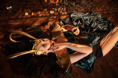 SweetJCalamity as Lady Loki (Marvel)Photo.: JblackDragon