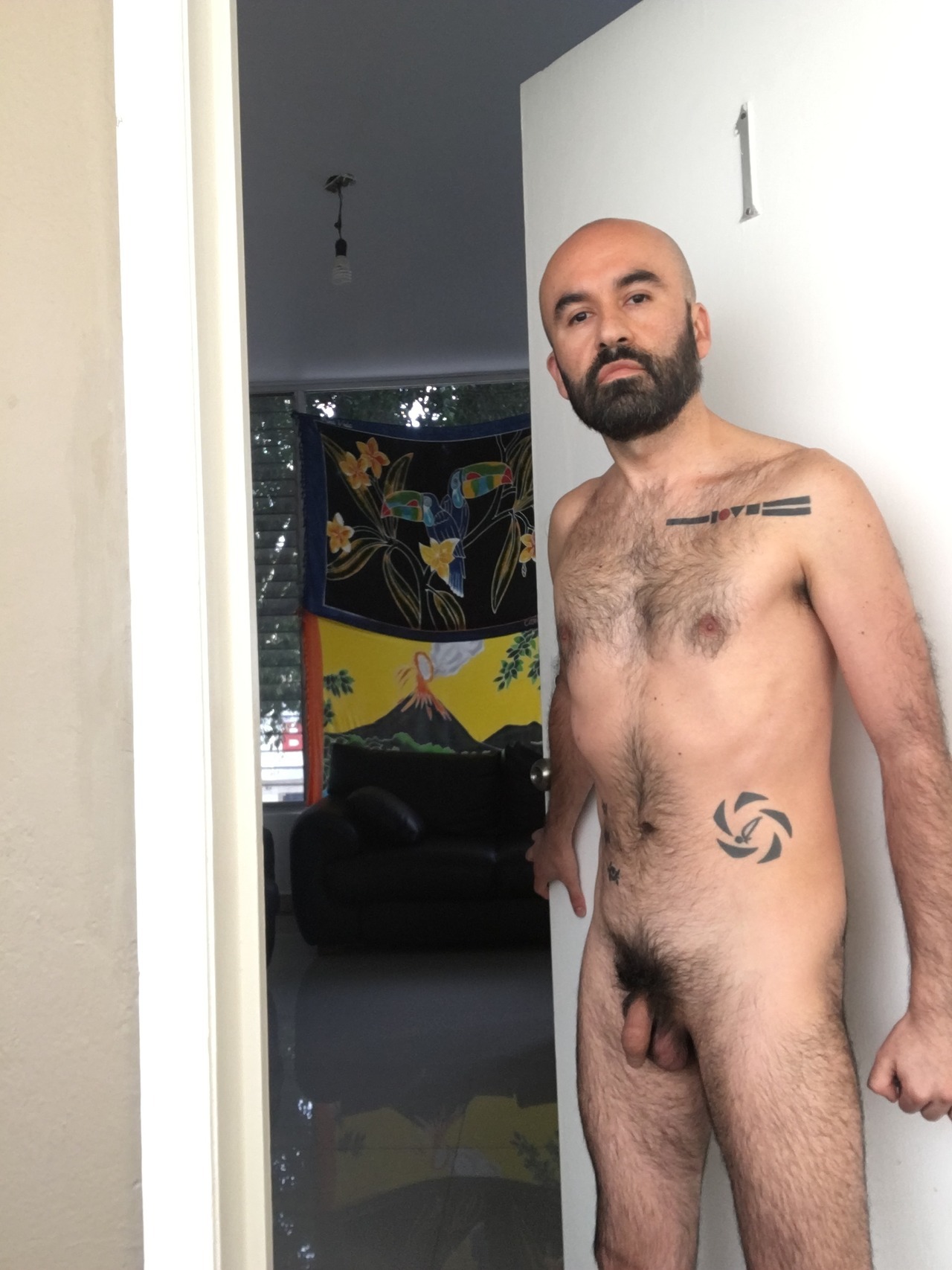 Hommes nus de partout