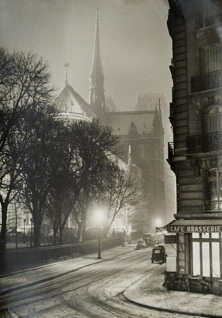 midcenturymiskatonic:  Notre-Dame un Soir de Neige, Paris, 1953. Silver gelatin by