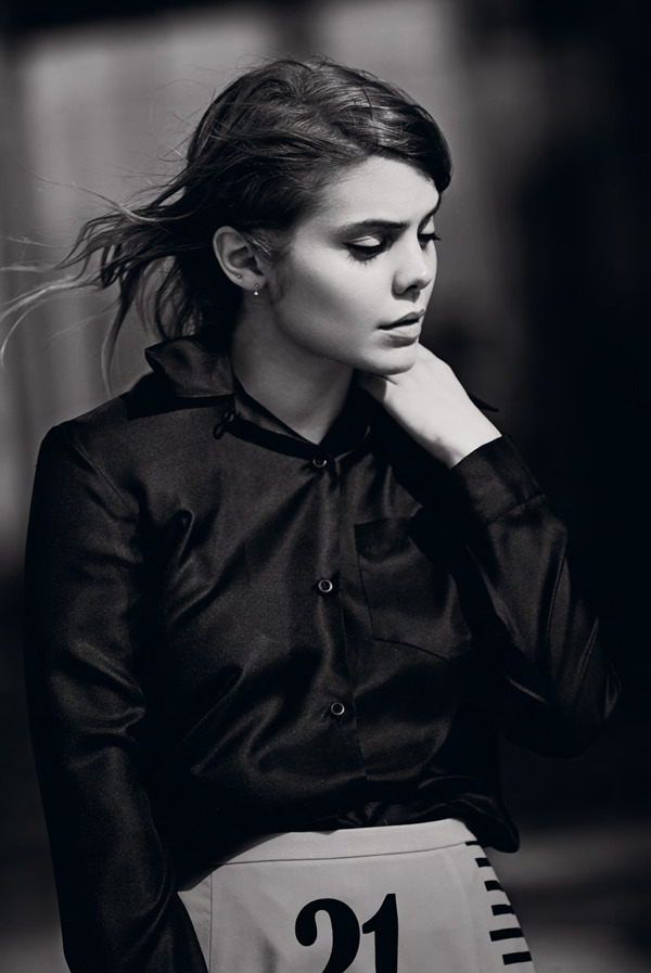 musiquedepirate:    Coeur de Pirate – Xoxo the Mag  Photographed by Thomas Lavelle