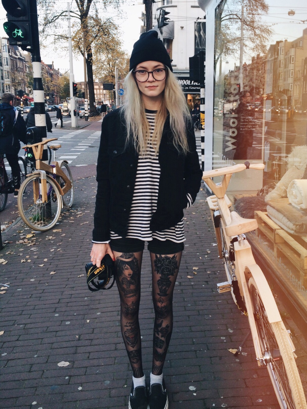 hells-cuties:  roseyjones:  amsterdam 🚲✨🍂🍃  ♡alternative gals♡