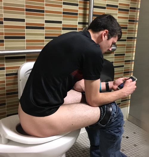 jjboie: Hot bathroom tale