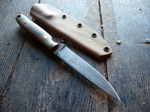 ru-titley-knives: EOD DP sheathed . Flat dark earth kydex to fit my new drop point EOD . Availa