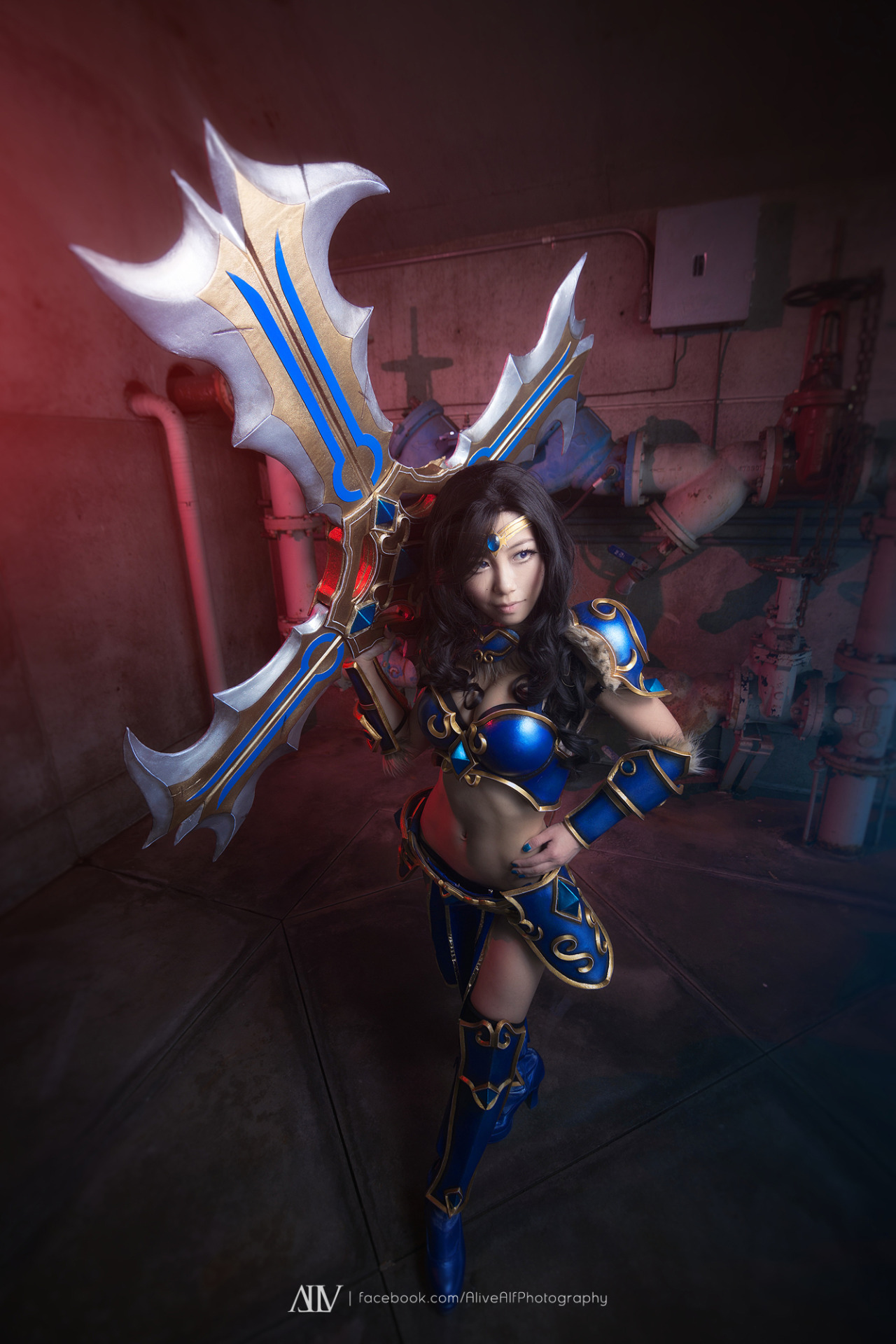 miyuki-cosplay:  Sivir Cosplay by Miyuki Cosplay Sivir, the Battle Mistress (Chinese