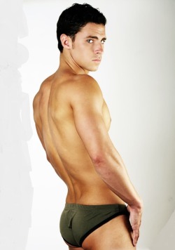 extra0rd1nary-belleza:  Tyler Lough Front &amp; Back Cropped &amp; Resized by Sabas http://extra0rd1nary-belleza.tumblr.com/