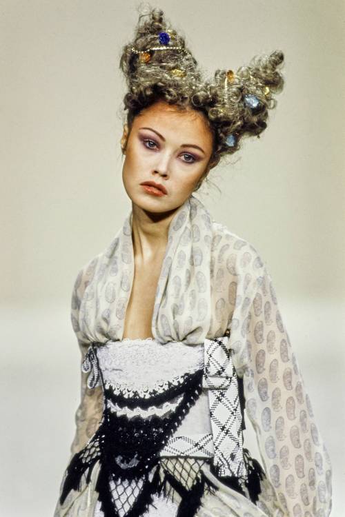 the original supermodels — Vivienne Westwood - Spring 1994 RTW