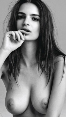 mechanicalpolo:  emily ratajkowski