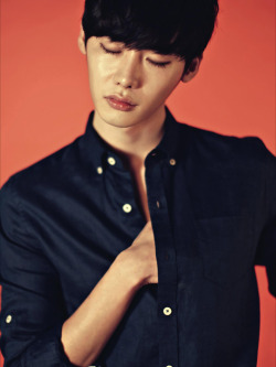 kpophqpictures:  [MAGAZINE] Lee Jong Suk – Dazed &amp; Confused Magazine 2014 1536x2048