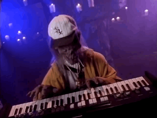 coolaskthem:  somebody on here said this was grimes and it had me fucked up for 2
