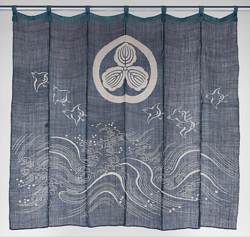 yorkeantiquetextiles:Noren with Design of Oak-Leaf Crest, Plovers, and WavesMeiji period (1868–1912)