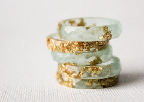 owlshunting:  Faceted crystal gold rings So in love with these. 