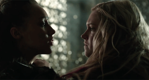 leksakomtrikru: Commander Lexa in Season 3. OMG omg omg omg omg @thesinginggreene