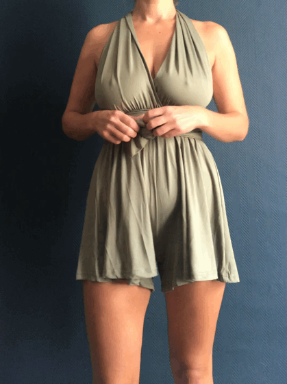 hotwifehula:  Blue and green should never be seen, unless there’s a colour in between