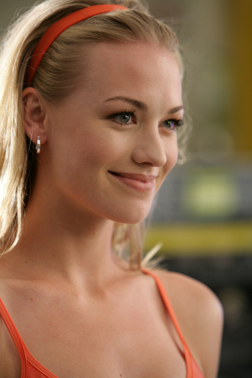 some-celebrity-stuffs:Yvonne Strahovski adult photos