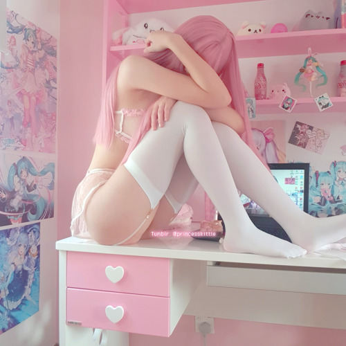 princesskittie:When will this catgirl stop sitting on tables?? **NUDE SET OF THIS CONTAINS EXCLUSIVE