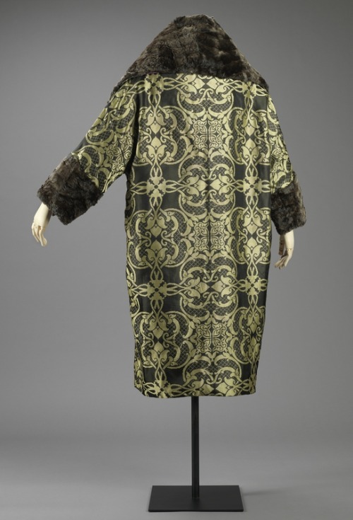 Lady’s winter coat, 1912-25