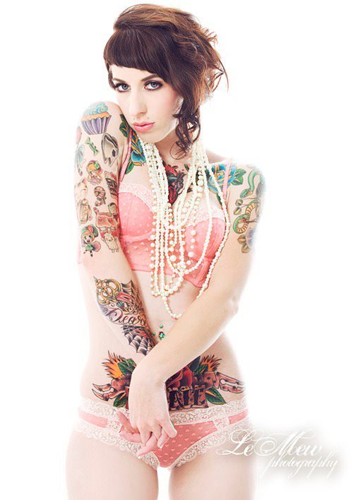 hotsexytattoogirls:  Hot sexy tattoo girls 