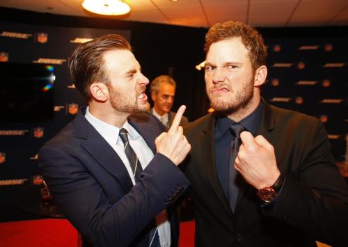 untitledce:  “Who’s going to win #ChrisEvansVSChrisPratt? @prattprattpratt @ChrisEvans #SuperBowlXLIX #InvisionAgency” x