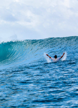 chasingtheswell:  surf-fear:  photo by Matthew Clark  best feeling