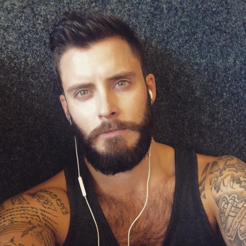 beardburnme: “Morning ☀️#wakeupcall#sunday#beautifulday#happy” by @madmax_87 on Instagra