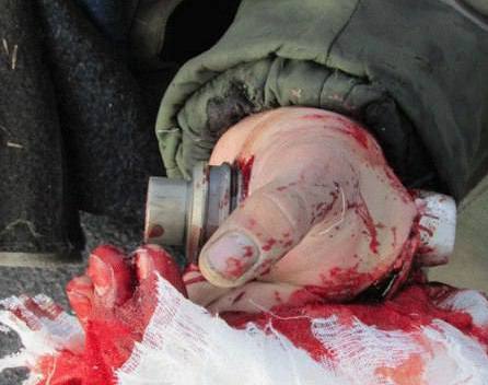 5nightsatfrostys:semperannoying:This is what happens when you cover the muzzle of a GP-25 and pull t