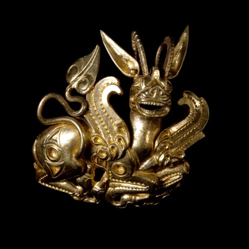 fablesandgables: Embossed ornament in the form of a lion-griffin, from the Oxus treasure Achaemenid 